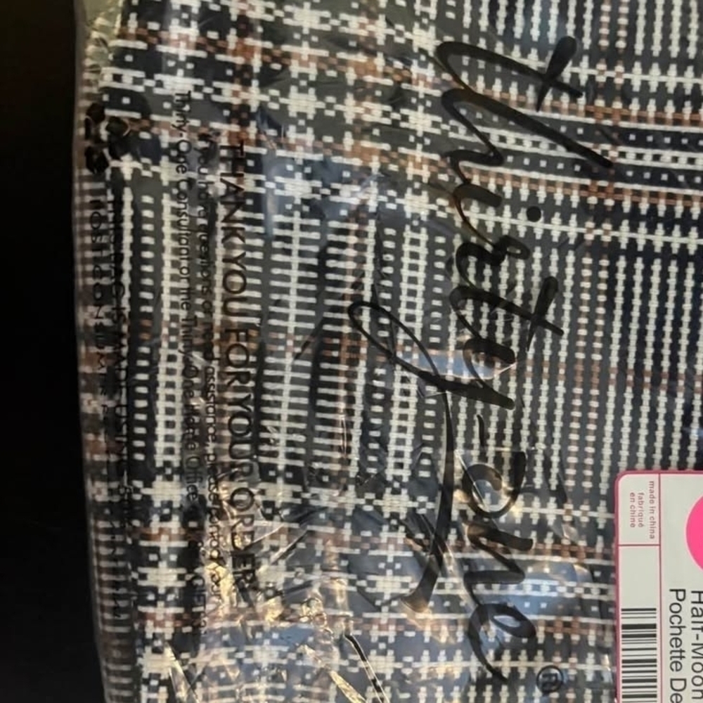 Thirty-One Check Half Moon Pouch In Plaid About You Weave- NEW! - Picture 2 of 2